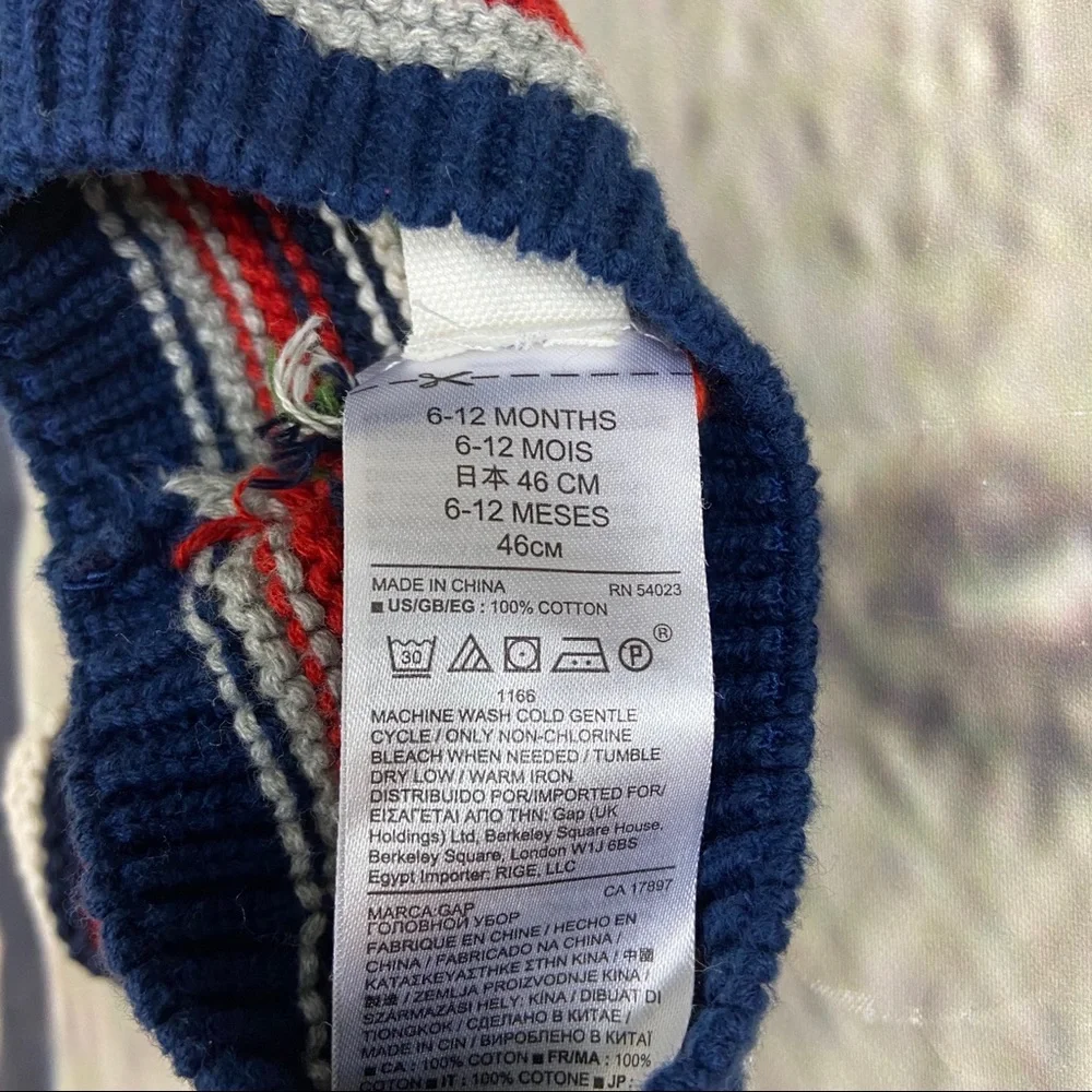 4/$25 Gap knit striped hat and mittens bundle
